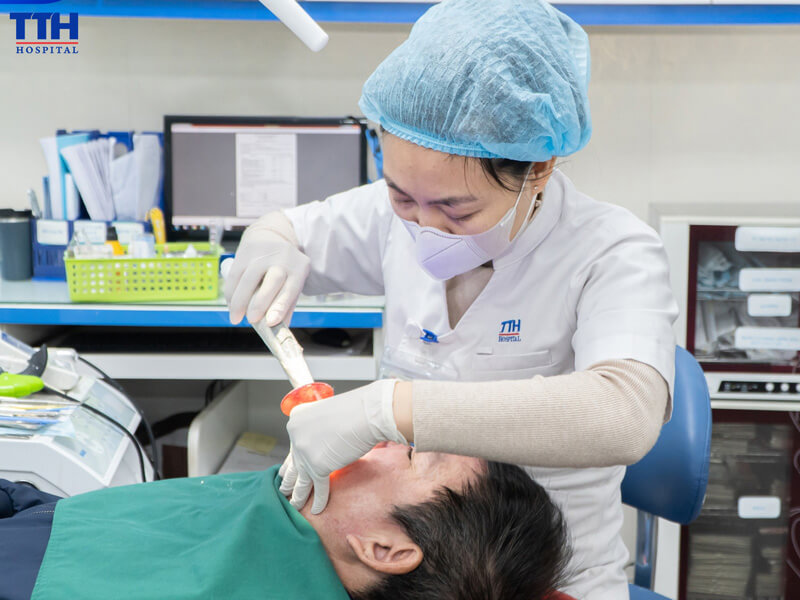 Công nghệ điều trị tủy răng hiện đại tại Bệnh viện Thái Thượng Hoàng
