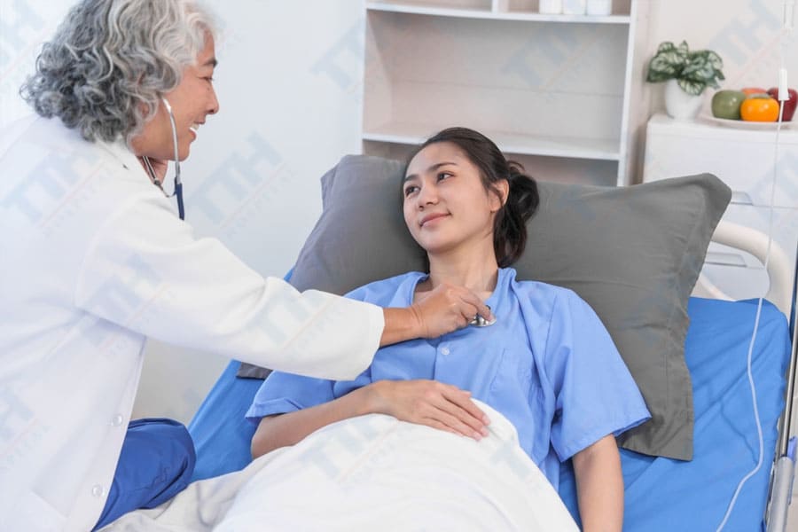 Quá trình phục hồi và chăm sóc sau phẫu thuật hút mỡ bụng và nâng ngực cùng lúc